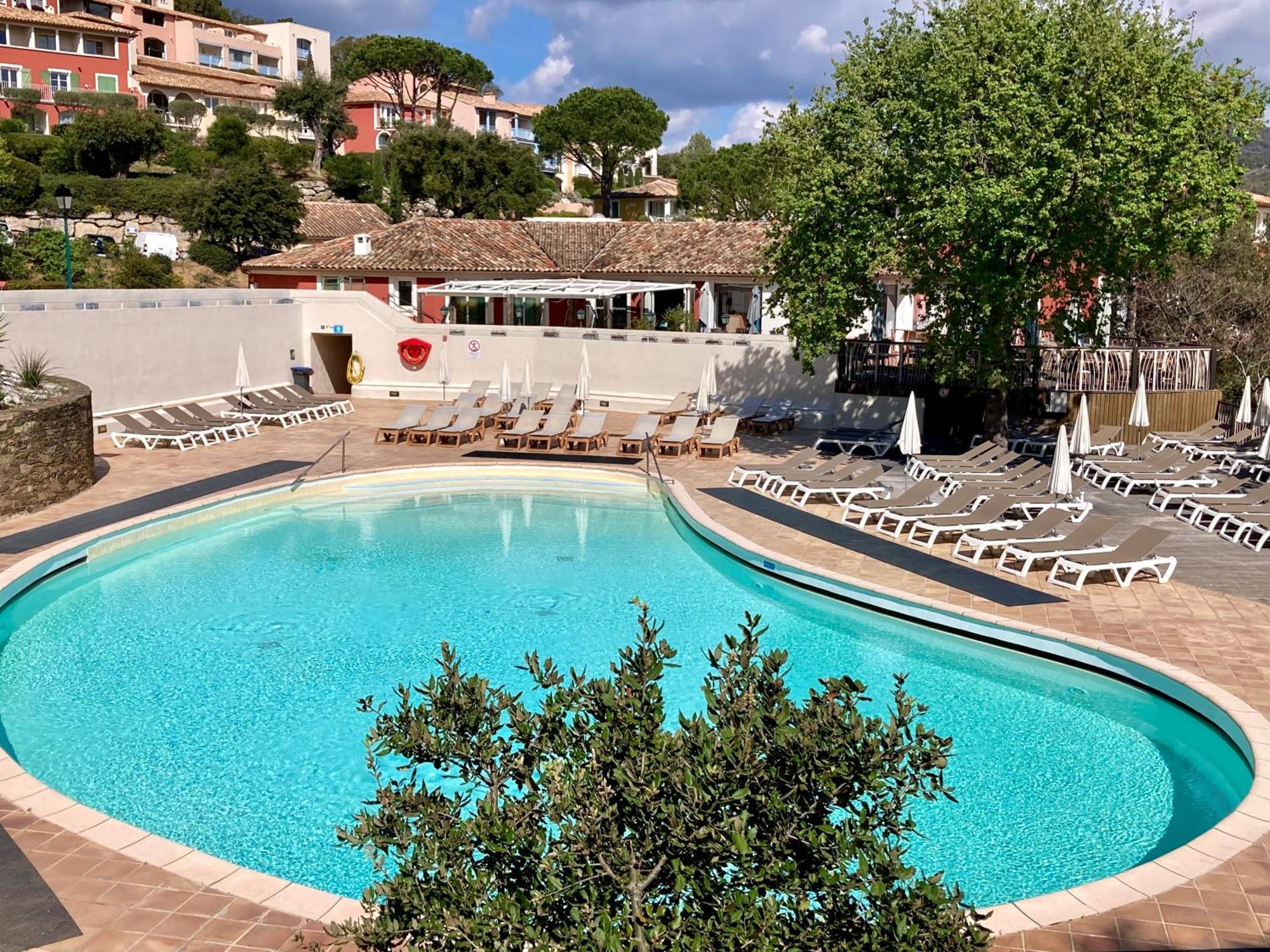 Les Restanques Vue Mer Roses 1070 Rez De Jardin Grimaud Esterno foto