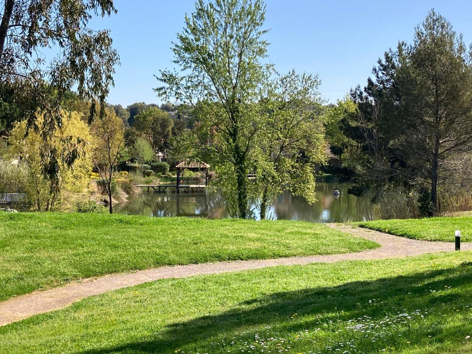 Les Restanques Vue Mer Roses 1070 Rez De Jardin Grimaud Esterno foto